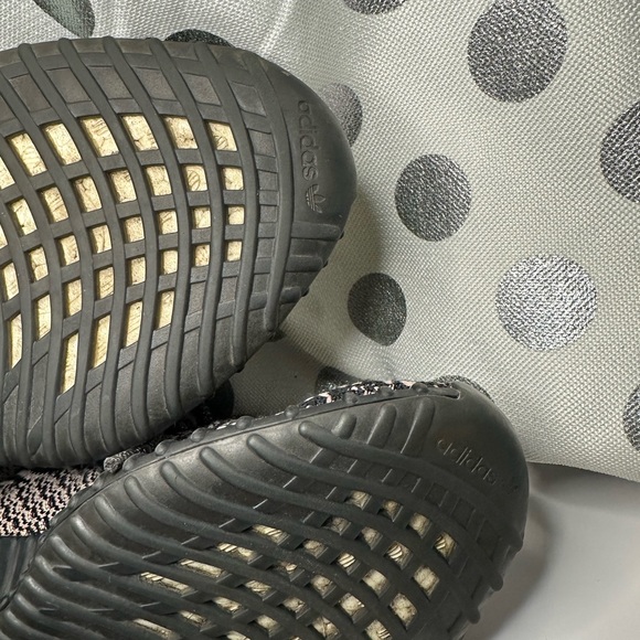 Adidas Yeezys - Picture 7 of 10